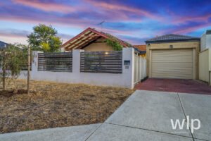 SPACIOUS STREET FRONT HOME IN A QUITE LOOP!!