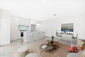 ABSOLUTE SHOWSTOPPER IN AN ULTRA CONVENIENT LOCATION!!