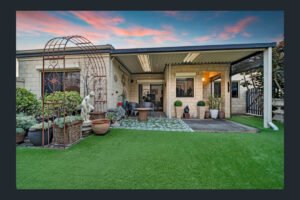 SPACIOUS STREET FRONT HOME AT NOLLAMARA BALCATTA BORDER!!
