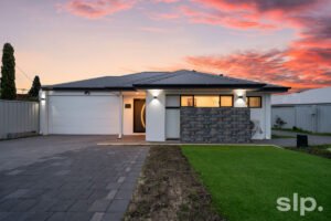 Absolute Showstopper in an ultra-convenient location at Westminster border!